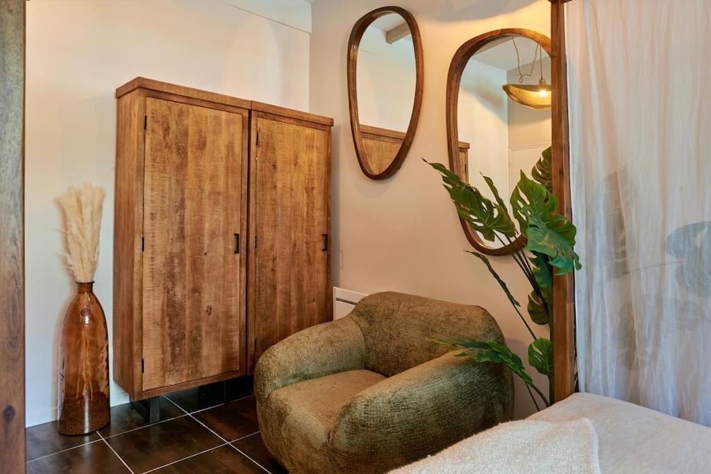 Versailles Jacuzzi - Sauna - Rdc 2 Ngoại thất bức ảnh