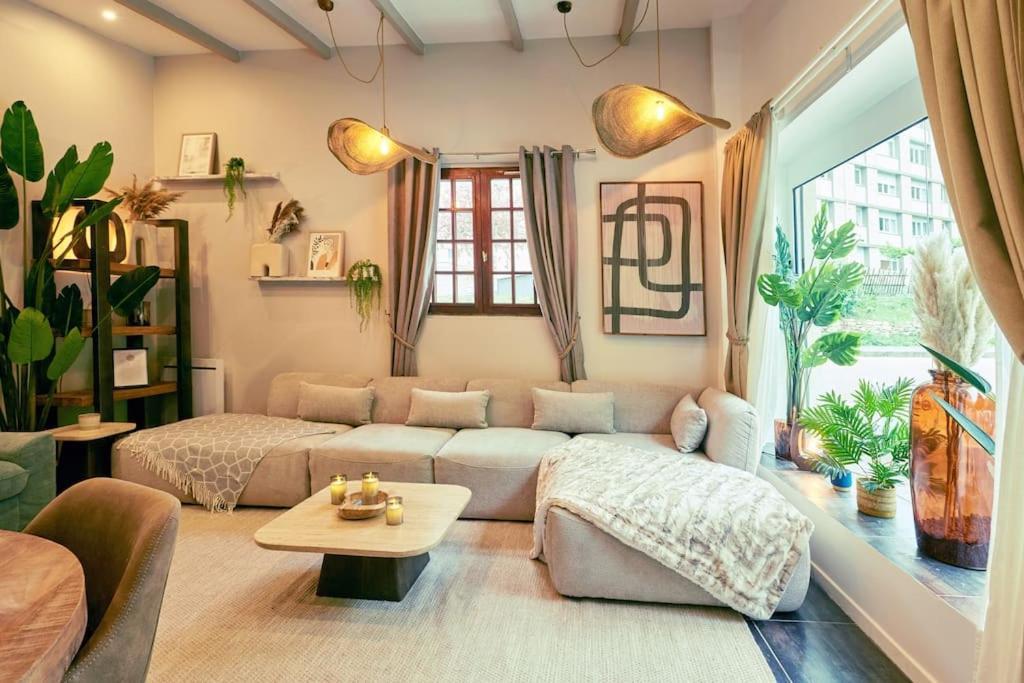 Versailles Jacuzzi - Sauna - Rdc 2 Ngoại thất bức ảnh